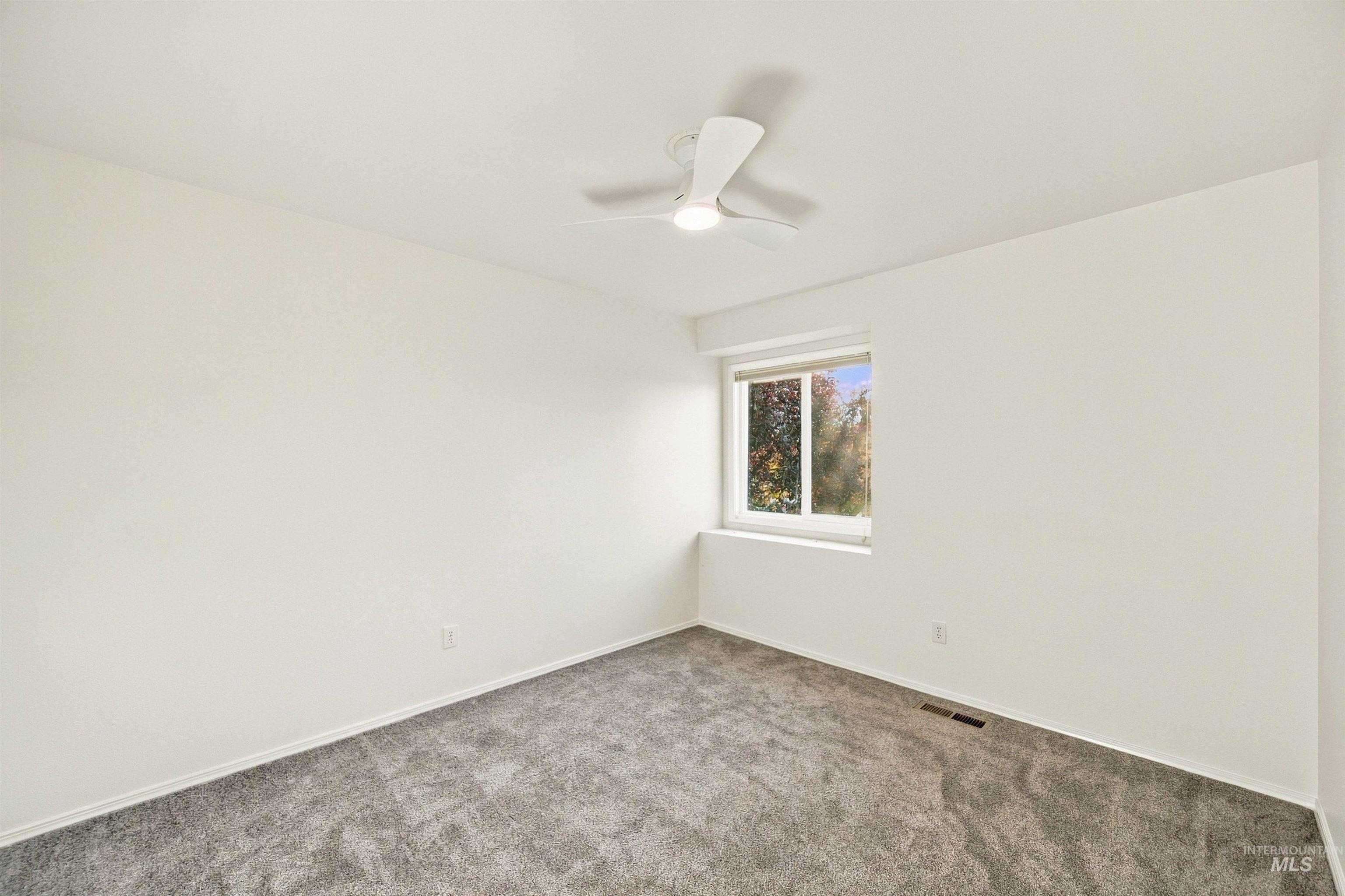 1758 E Summerplace Court Property Photo 34