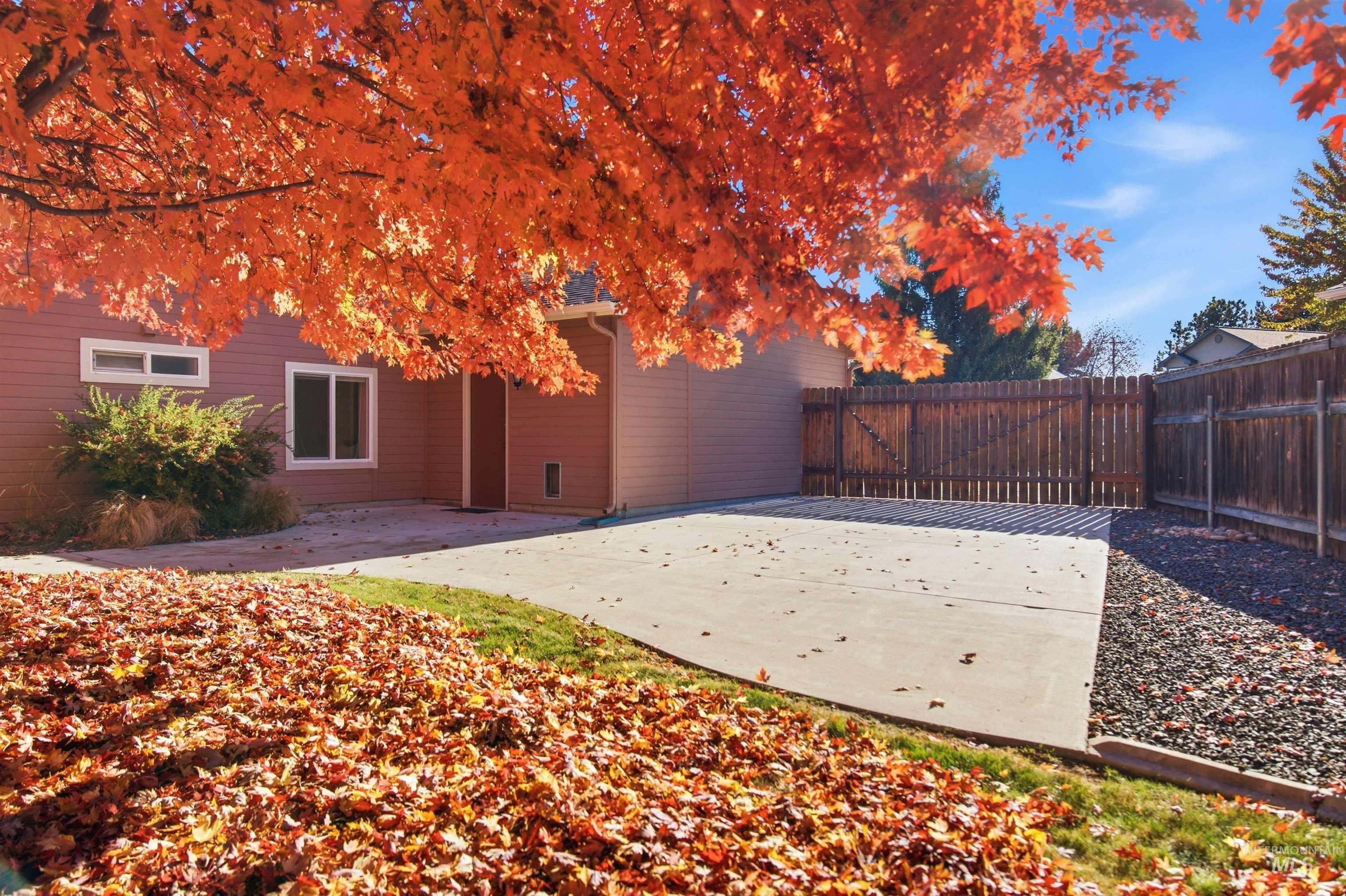 1758 E Summerplace Court Property Photo 46
