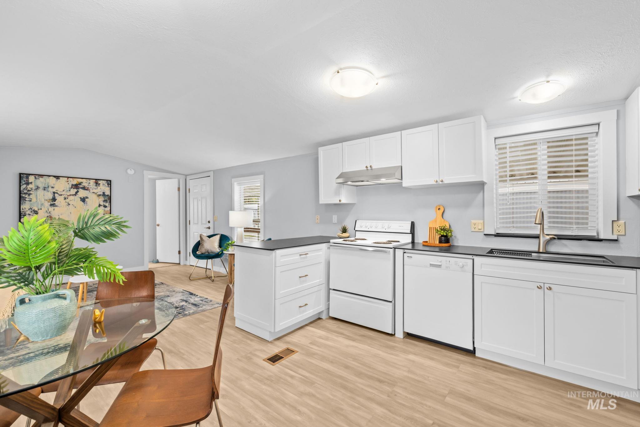 5653 N Fairfax Lane Property Photo 17