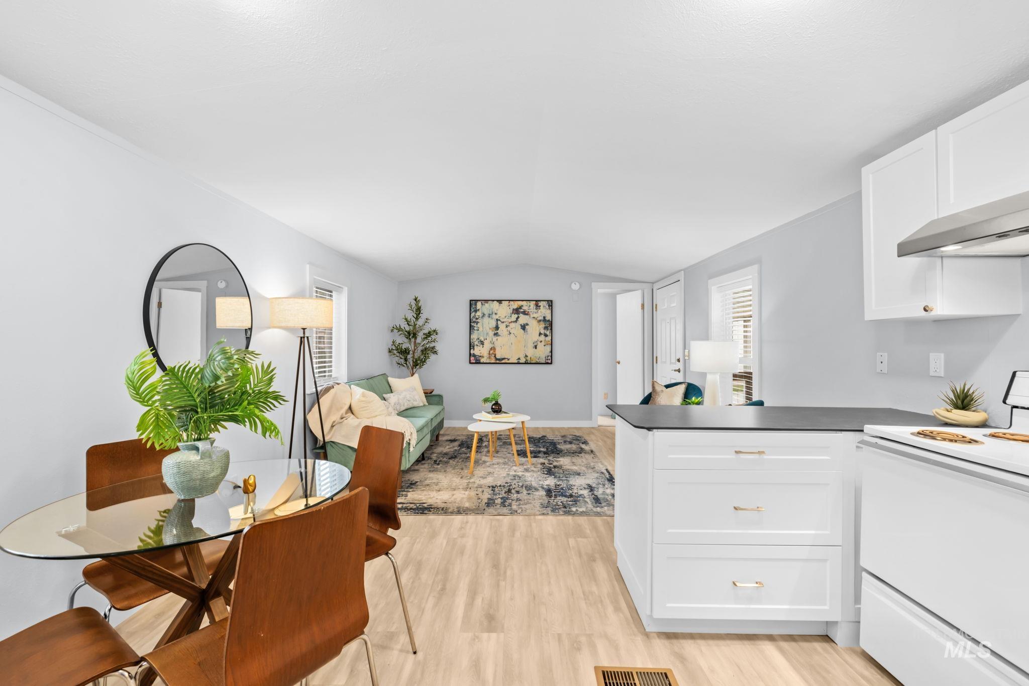 5653 N Fairfax Lane Property Photo 18