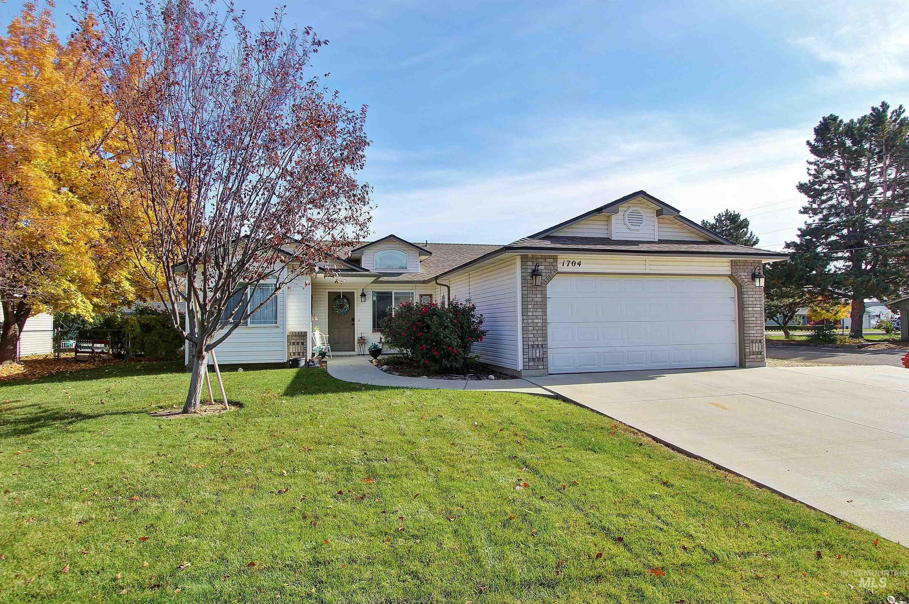 1704 Fairoaks Dr Property Photo 1
