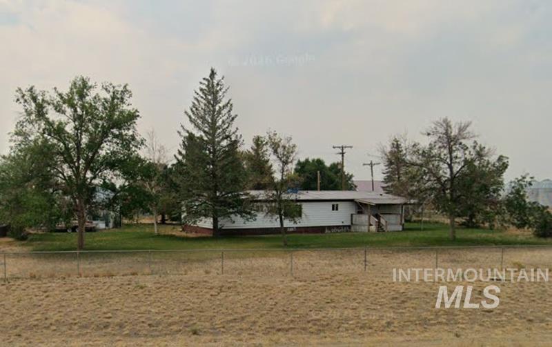 2757 7th Property Photo 1