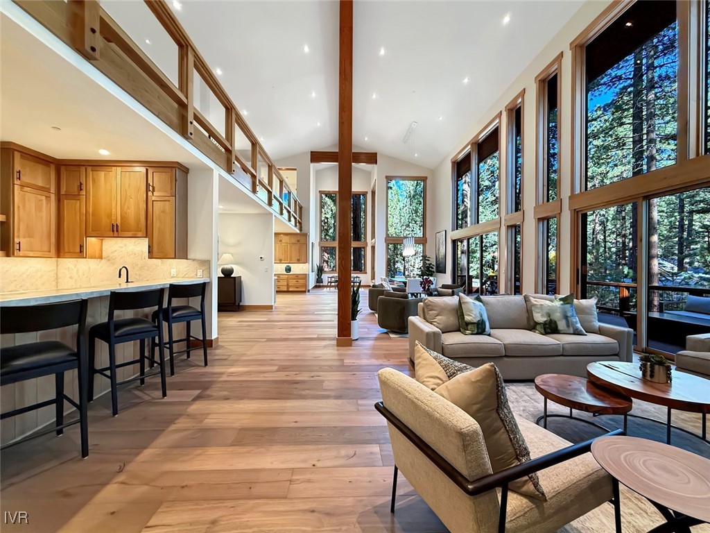 887 S Dyer Circle Property Photo 3