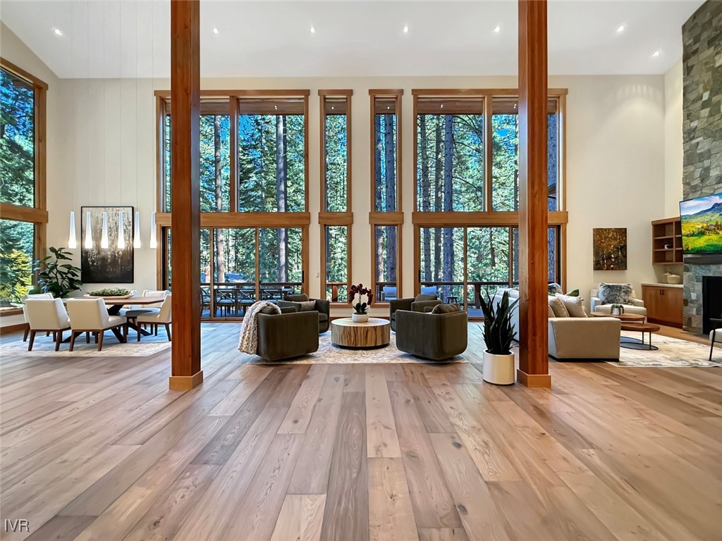 887 S Dyer Circle Property Photo 5