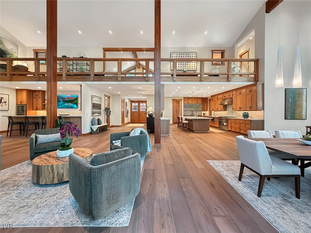 887 S Dyer Circle Property Photo 8