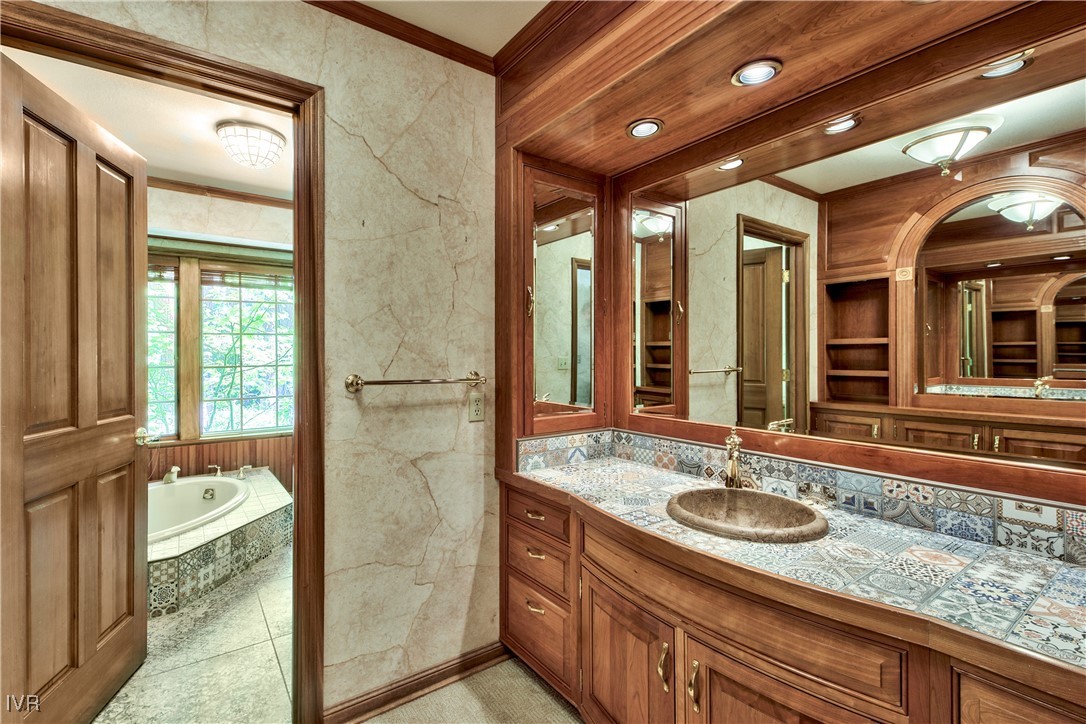 960 4th Green Drive Property Photo 15