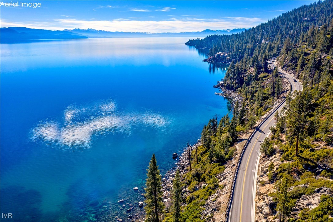 451 Lakeshore Boulevard Property Photo 3