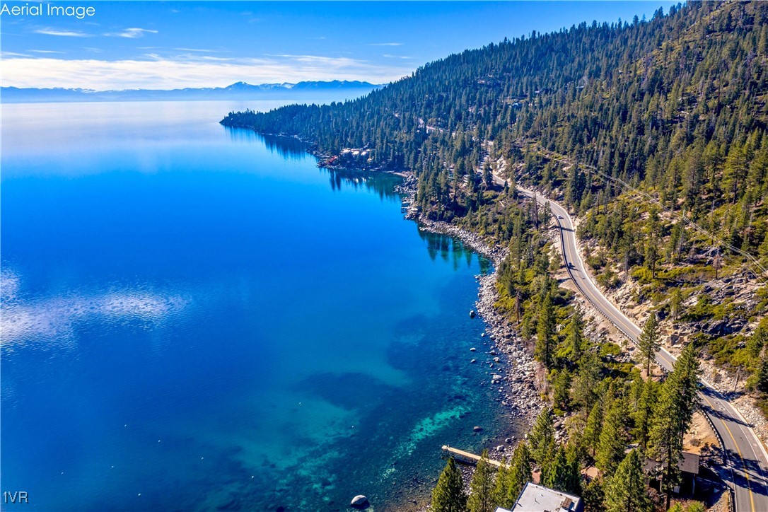 451 Lakeshore Boulevard Property Photo 4