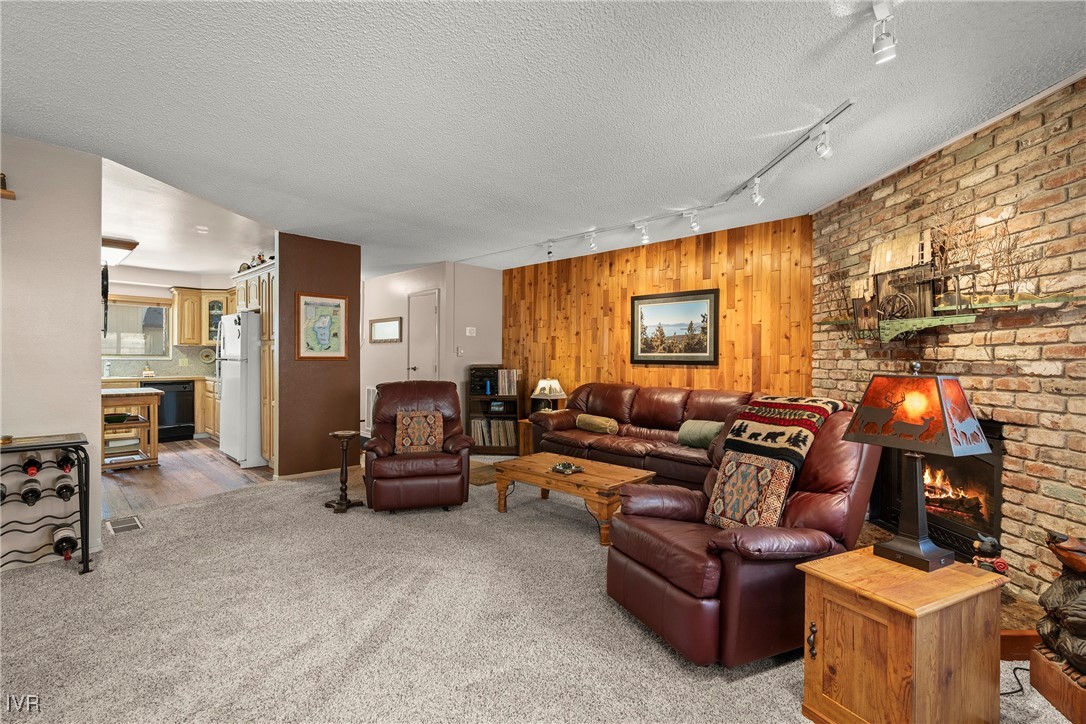 321 Ski Way 24 Property Photo 1