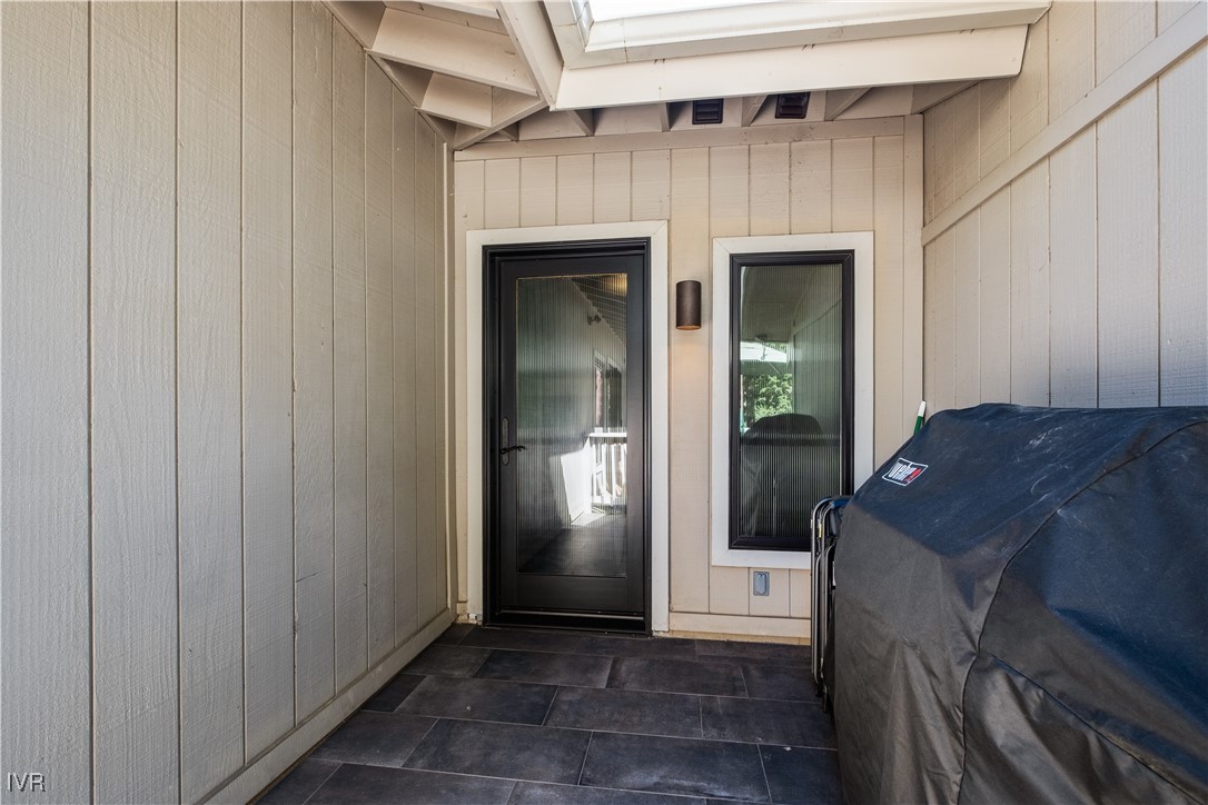 1000 Lakeshore 18 Property Photo 24