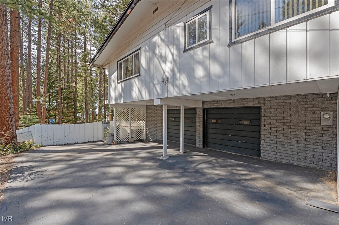 1032 Lynn Way Property Photo 2