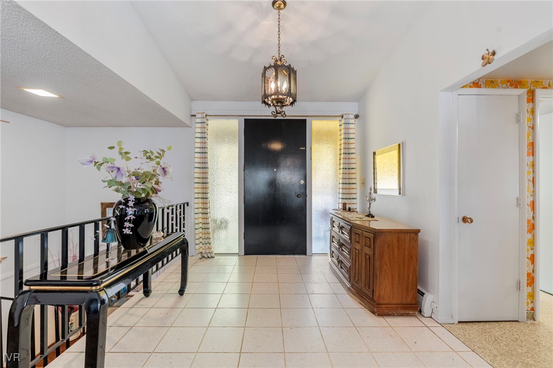 1032 Lynn Way Property Photo 6