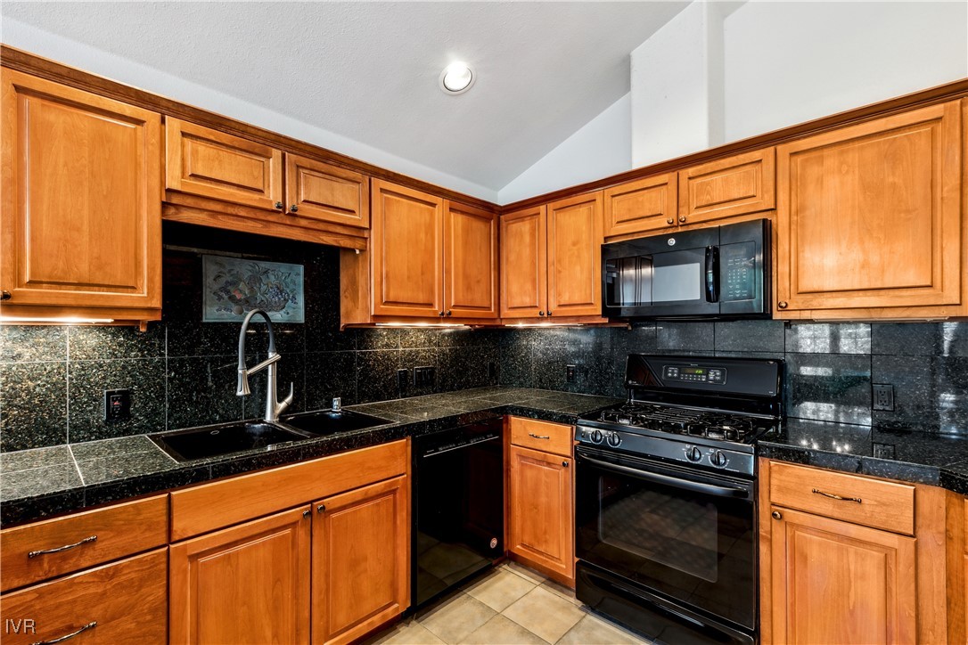 898 Peepsight Circle Property Photo 12