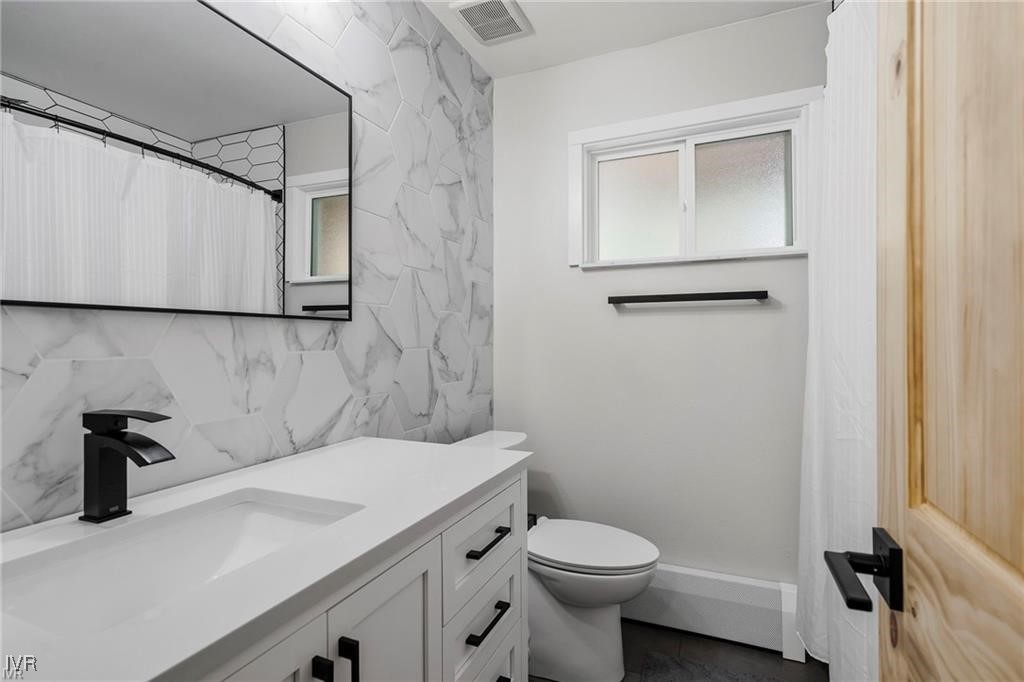 866 Northwood Boulevard 32 Property Photo 20