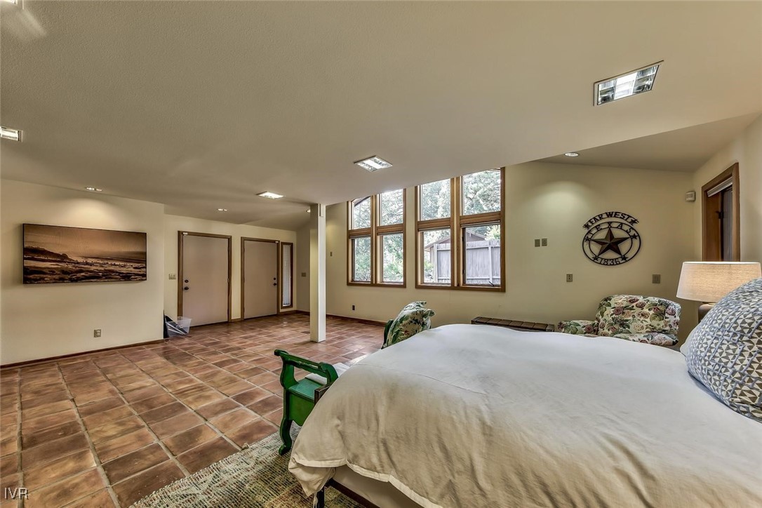 982 Sand Iron Drive Property Photo 25