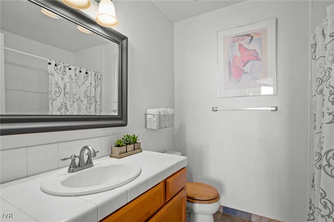 909 Tyner Way Property Photo 18