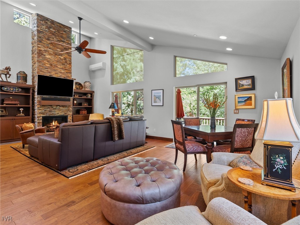 275 Deer Court Property Photo 4