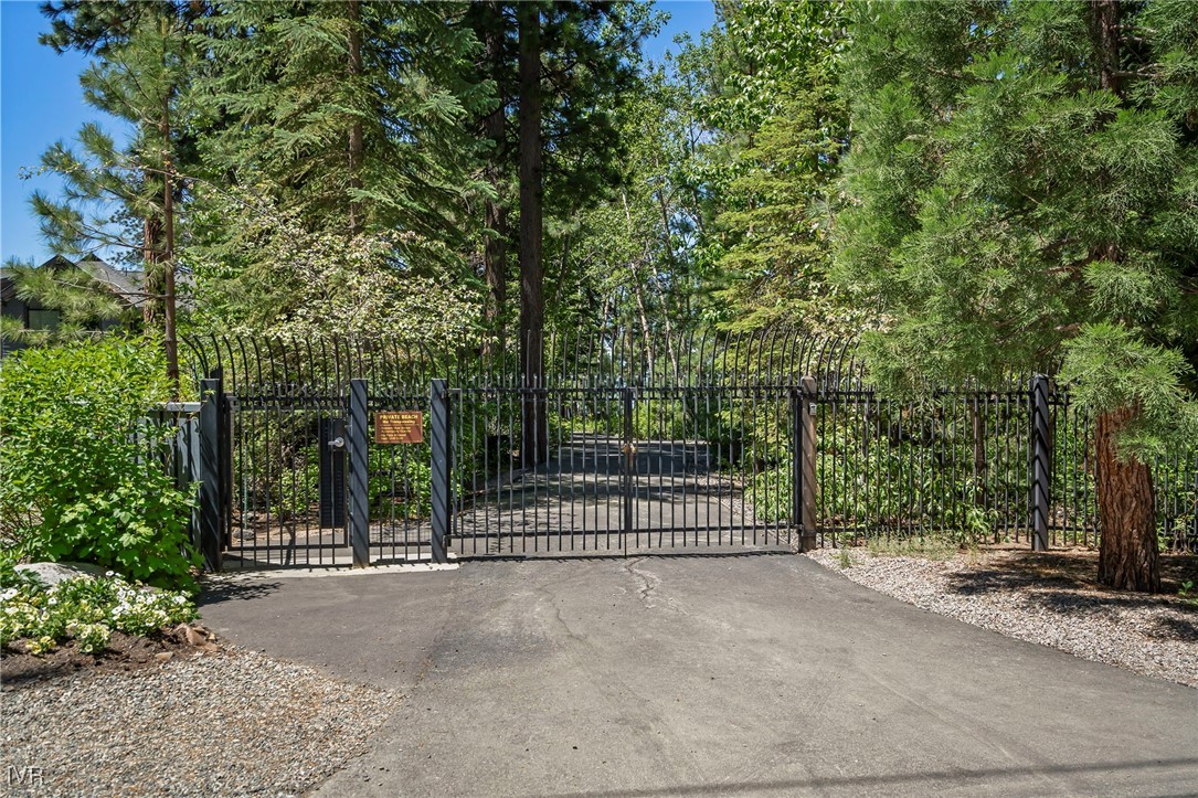 1585 Pine Cone Circle Property Photo 13