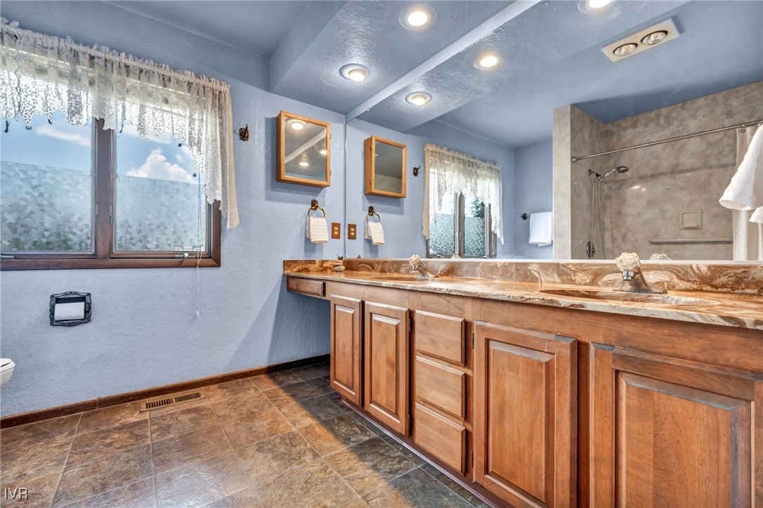 1725 Aquila Avenue Property Photo 18