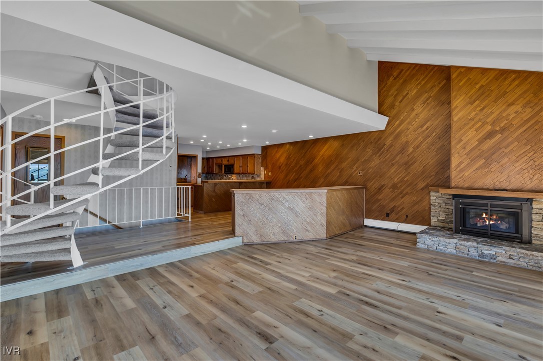 475 Lakeshore 10 Property Photo 7