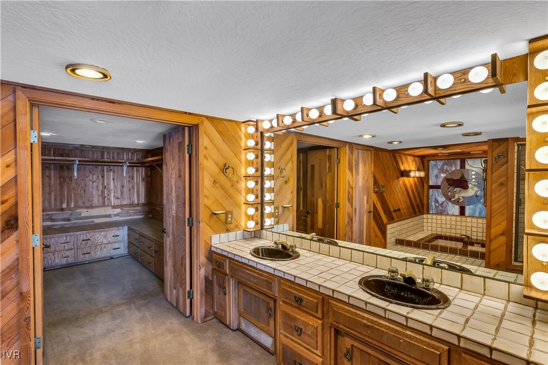 475 Lakeshore 10 Property Photo 15