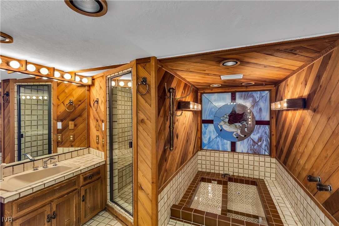 475 Lakeshore 10 Property Photo 16