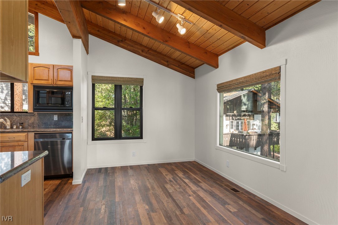 948 Northwood Boulevard Property Photo 8