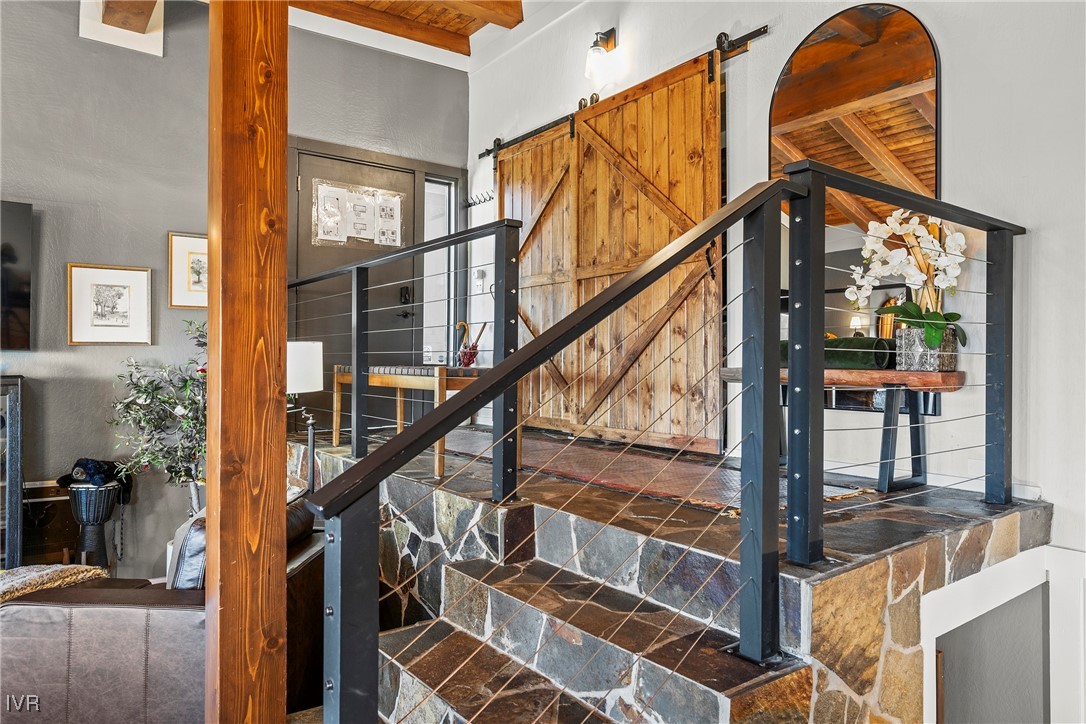 400 Fairview Boulevard 16 Property Photo 4