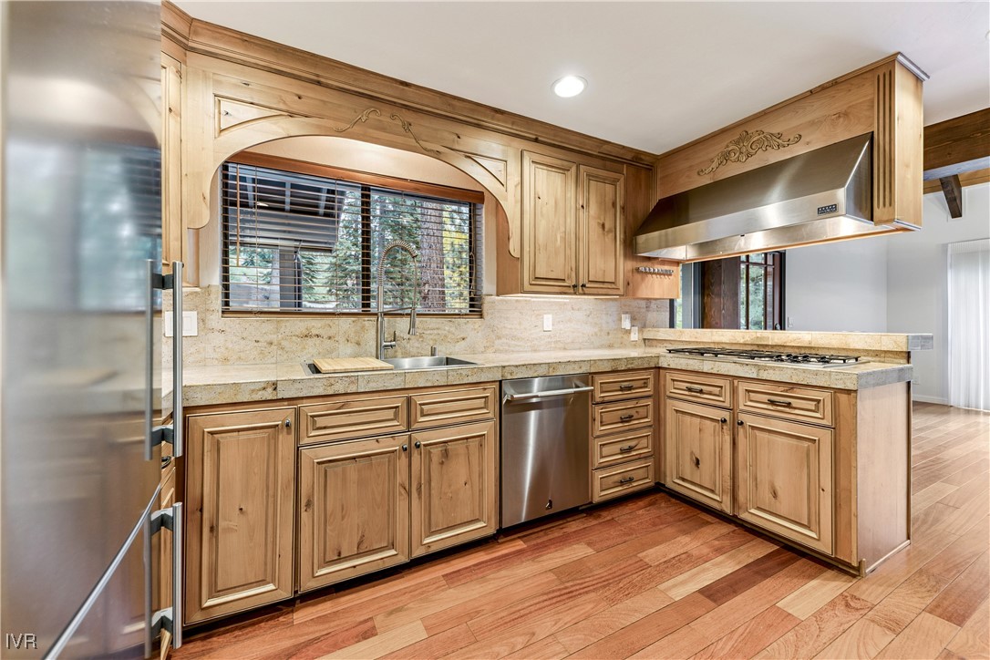 771 Randall Avenue Property Photo 4