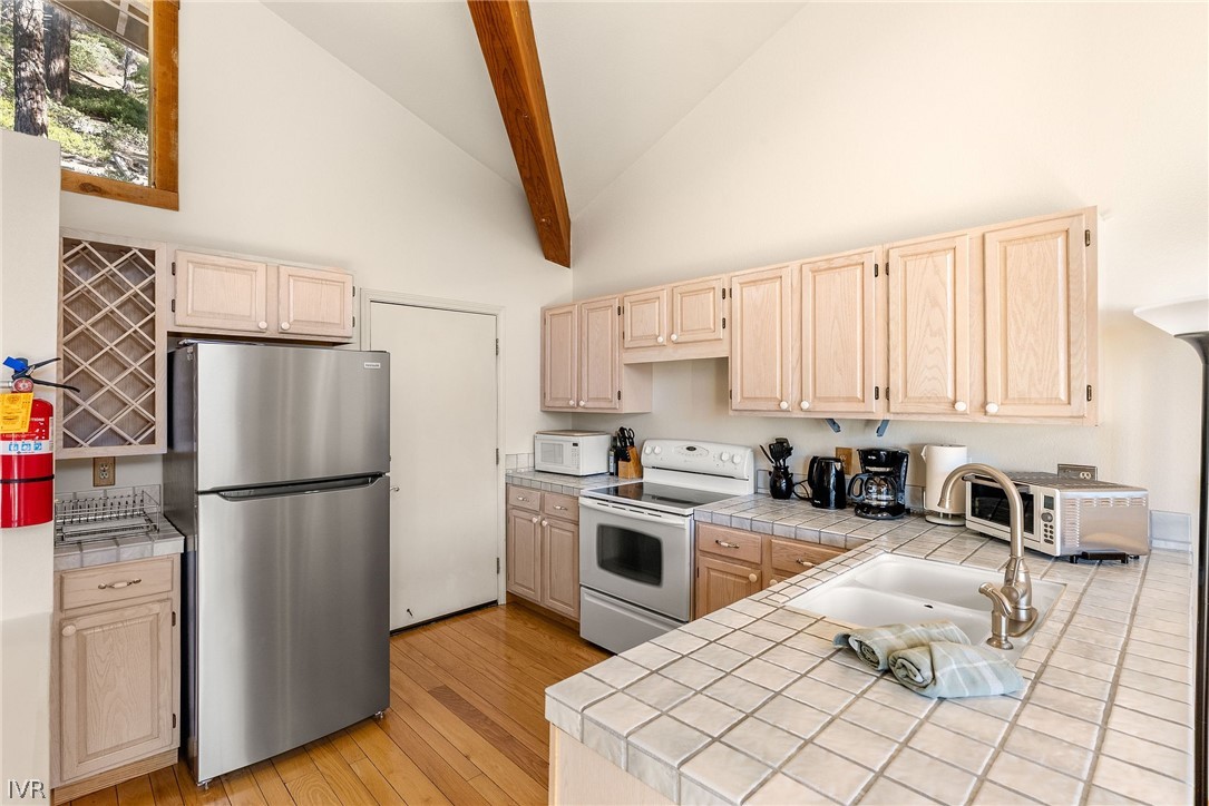400 Fairview Boulevard 80 Property Photo 6