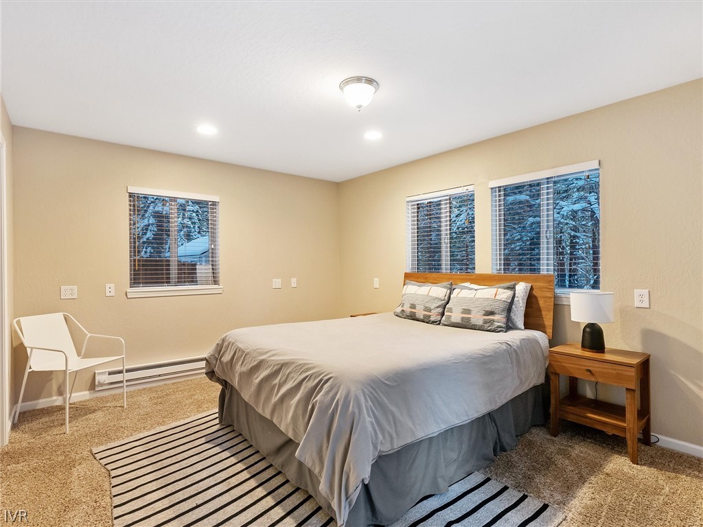 725 Lynda Court Property Photo 4