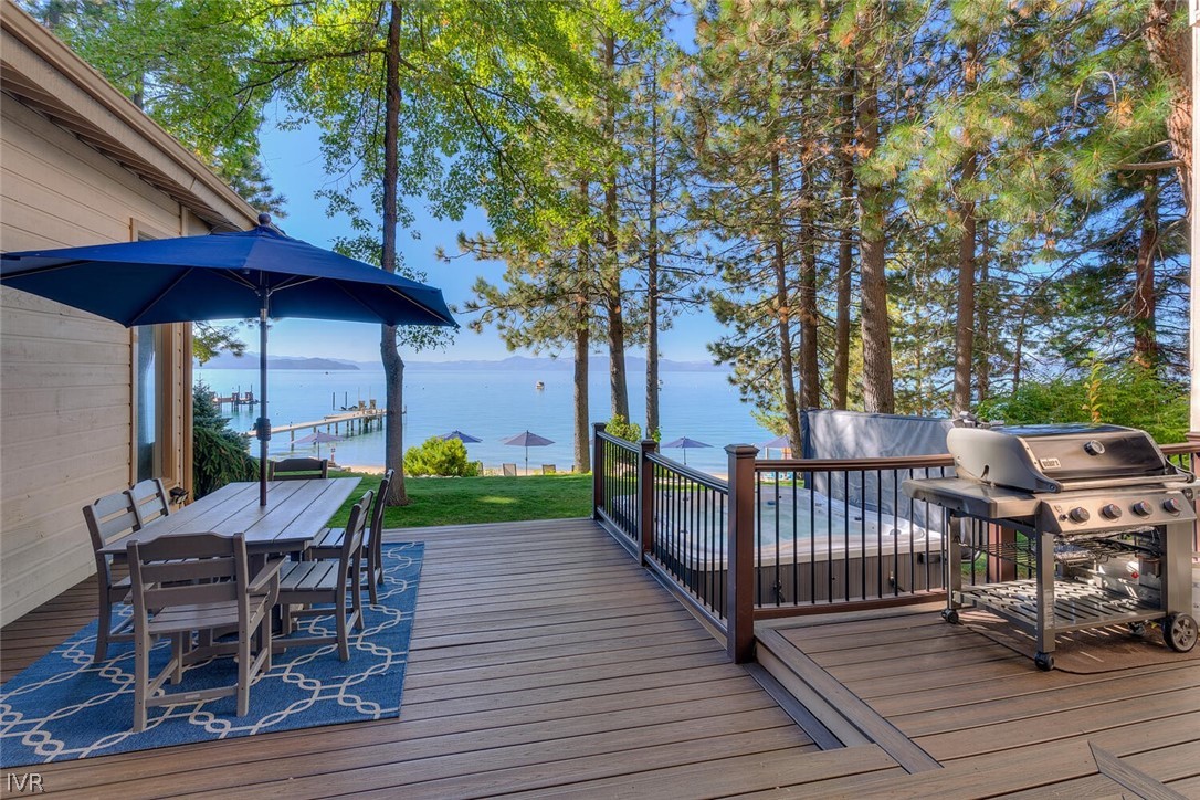 1011 Lakeshore Blvd Property Photo 11