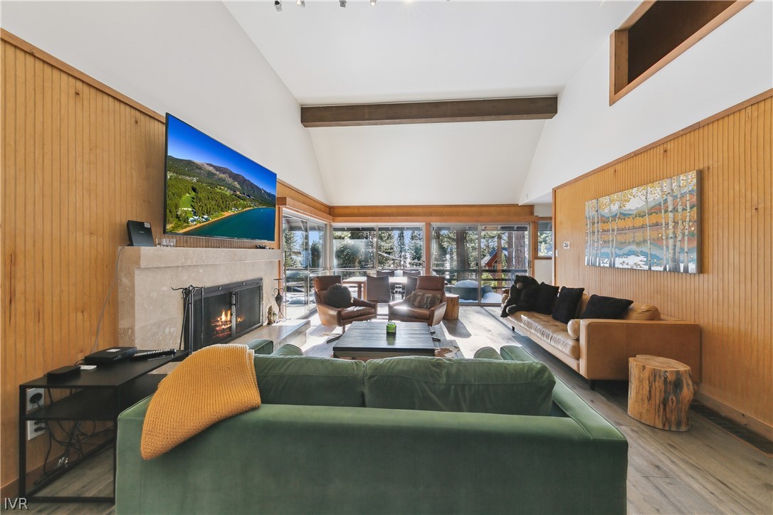 628 Martis Peak Road Property Photo 4