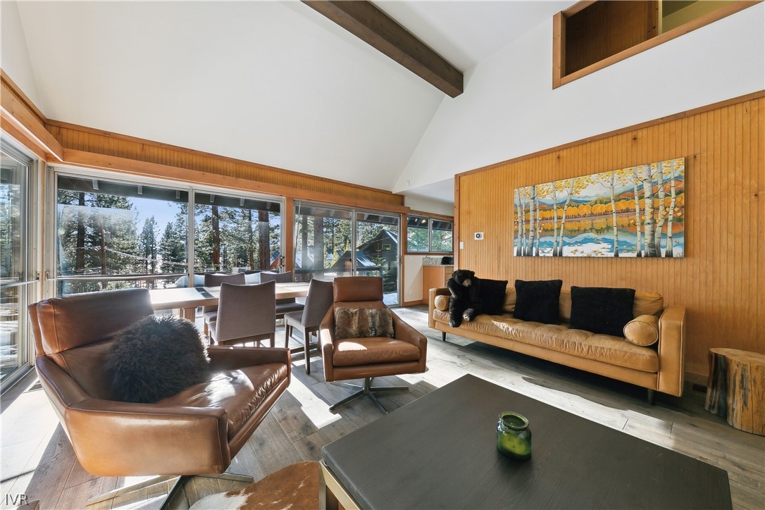 628 Martis Peak Road Property Photo 6