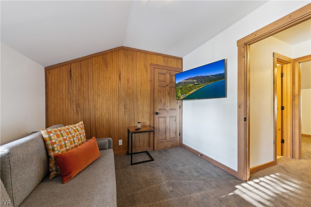 628 Martis Peak Road Property Photo 19