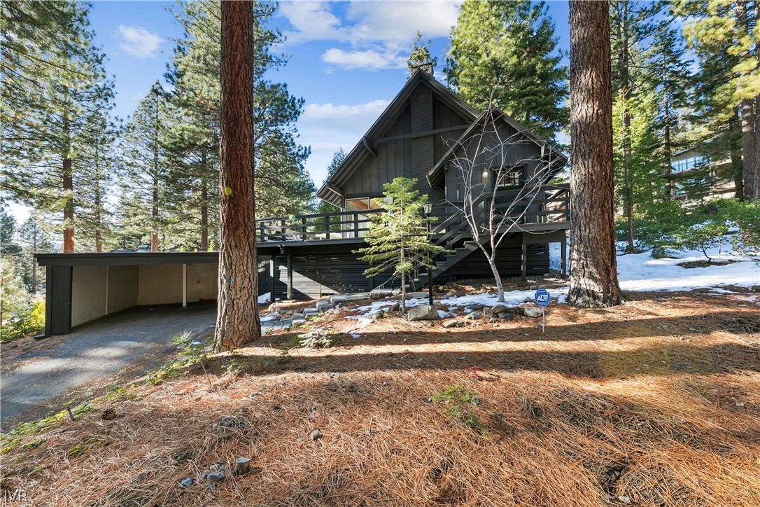 628 Martis Peak Road Property Photo 27