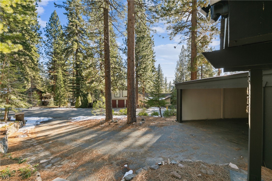 628 Martis Peak Road Property Photo 35