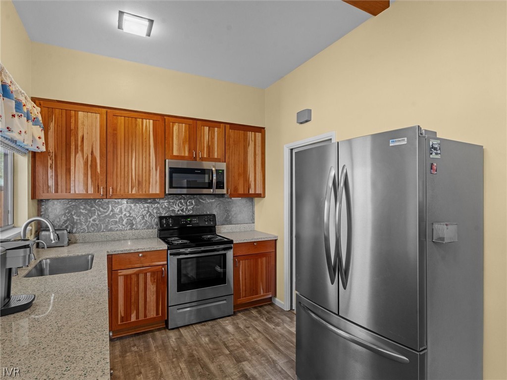 611 Freel Drive Property Photo 14