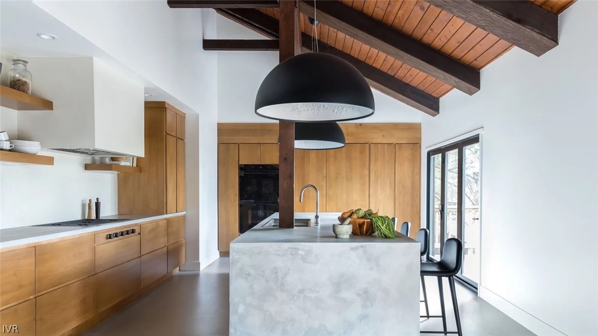 554 Lantern Court Property Photo 6