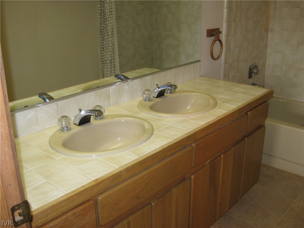 335 Ski Way 314 Property Photo 3