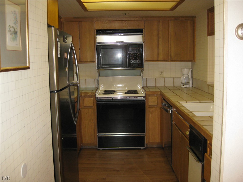 335 Ski Way 314 Property Photo 8