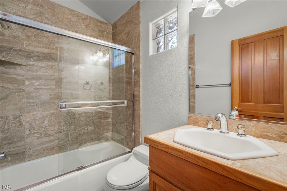 637 Lariat Circle #4 Property Photo 8
