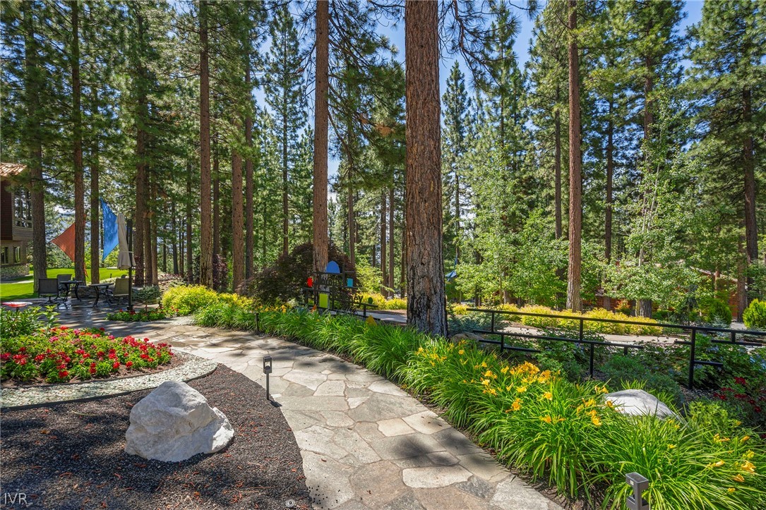 637 Lariat Circle #4 Property Photo 17