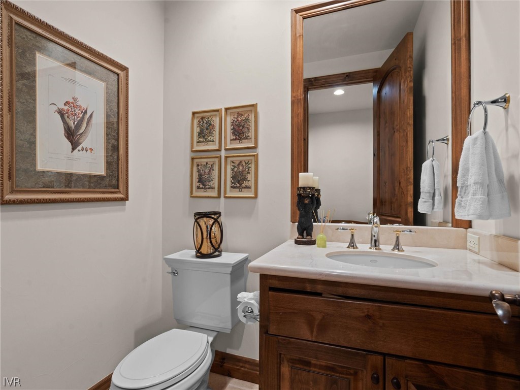 255 Glen Way Property Photo 12