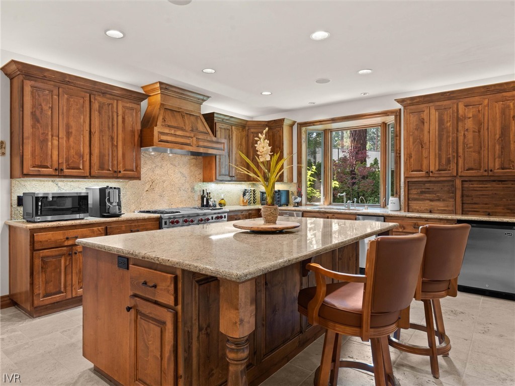 255 Glen Way Property Photo 13