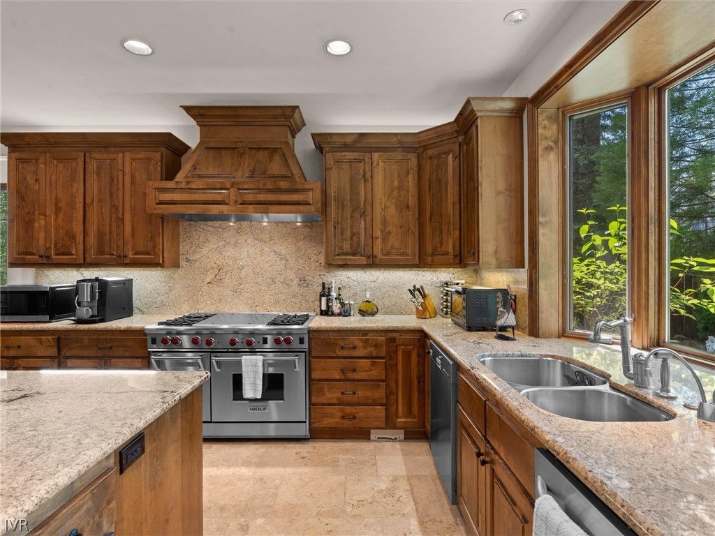 255 Glen Way Property Photo 16