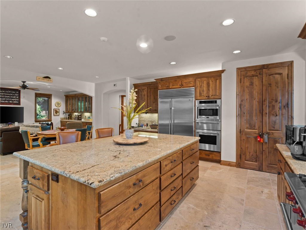 255 Glen Way Property Photo 17