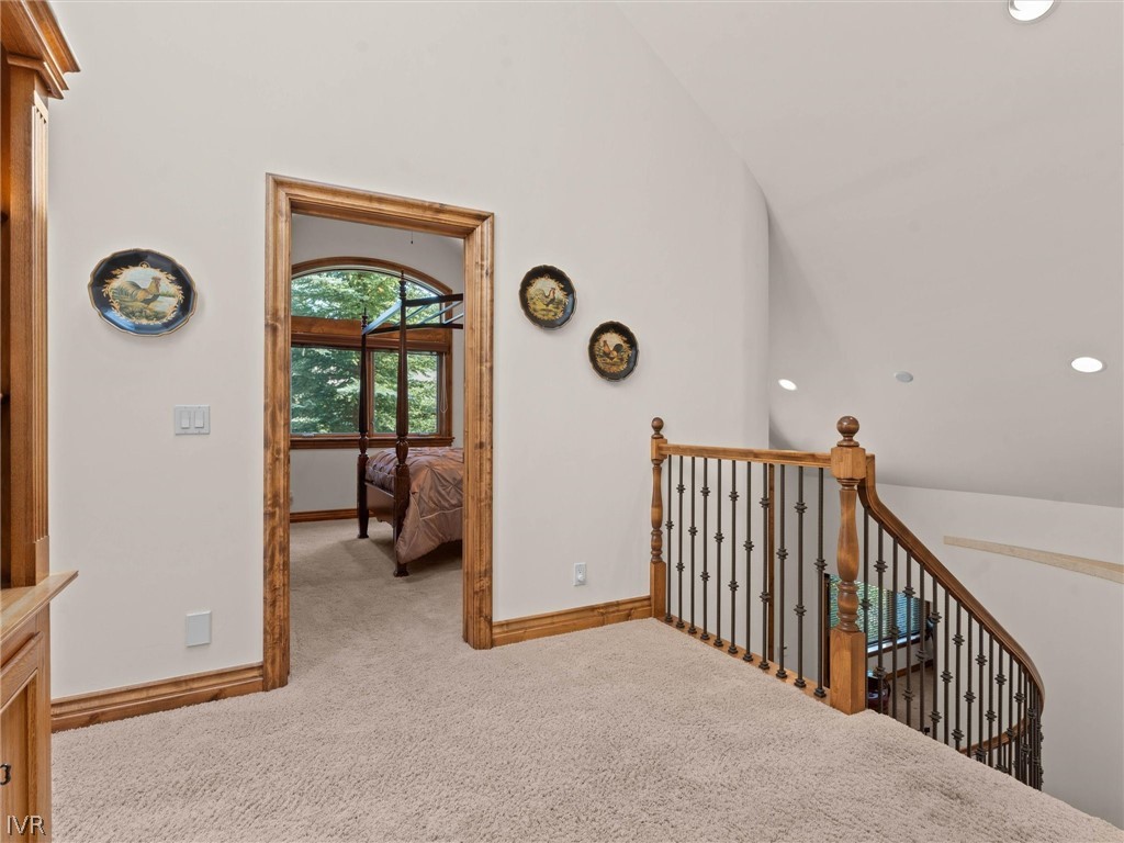 255 Glen Way Property Photo 19
