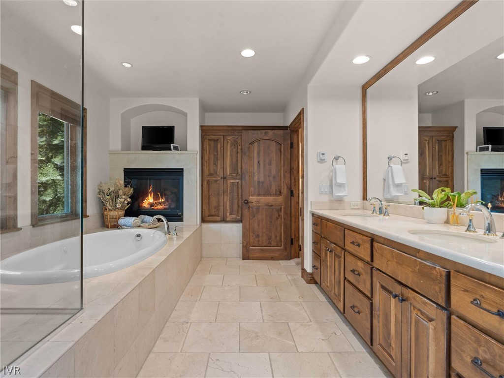 255 Glen Way Property Photo 27