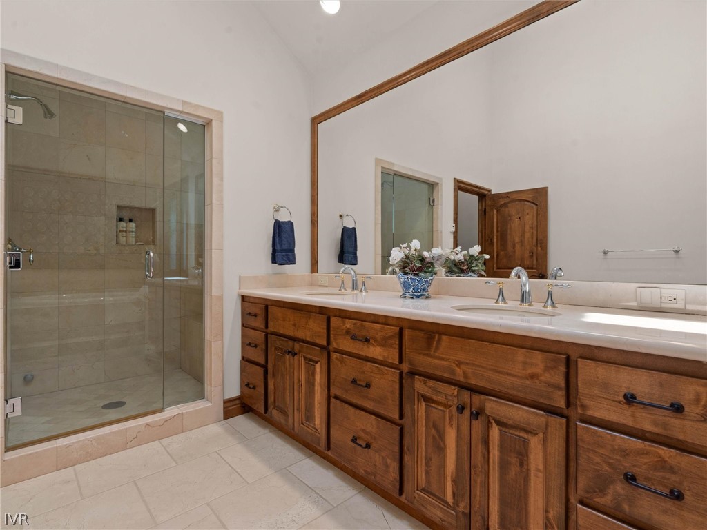 255 Glen Way Property Photo 34